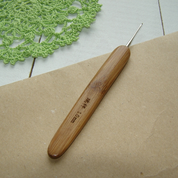 Гачок з бамбуковою ручкою, стальний,  1,0мм