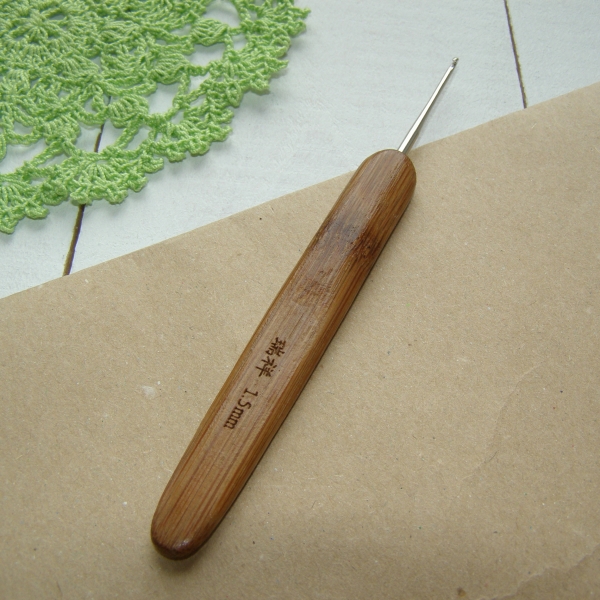 Гачок з бамбуковою ручкою, стальний,  1,5мм