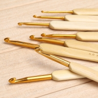 Набор крючков с бамбуковыми ручками, алюминиевые (2,5-6мм)